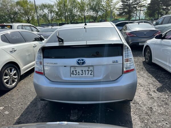 2011 TOYOTA PRIUS SILVER - Image 2