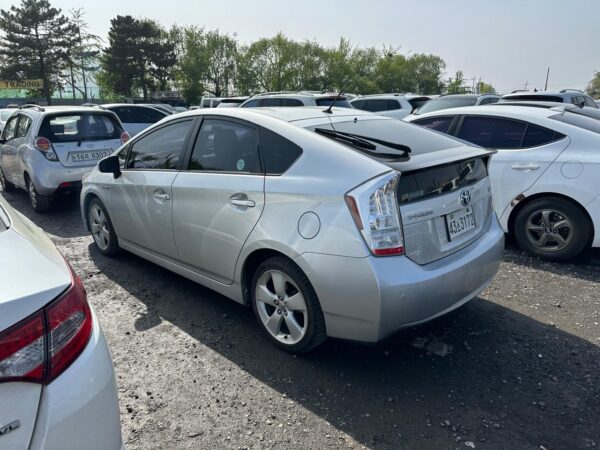 2011 TOYOTA PRIUS SILVER - Image 6