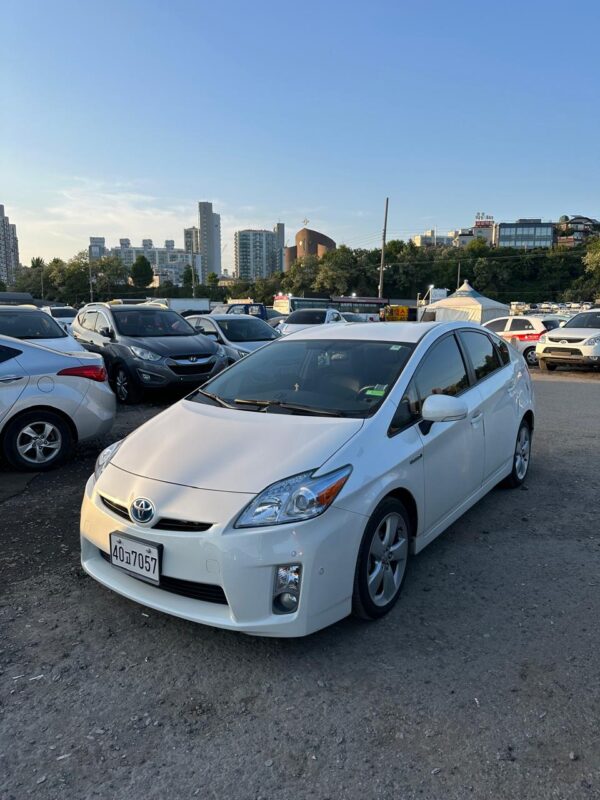 2011 TOYOTA PRIUS WHITE - Image 2