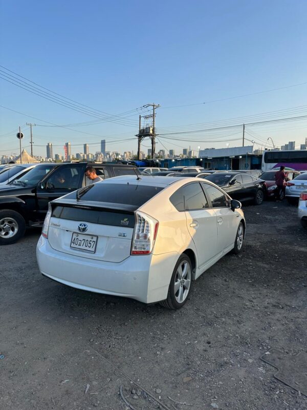 2011 TOYOTA PRIUS WHITE - Image 5