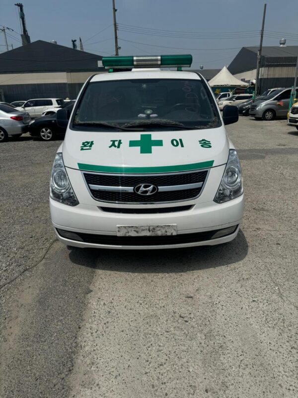 2013 HYUNDAI GRAND STAREX AMBULANCE