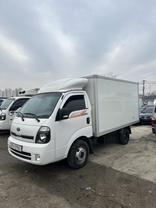 2018 KIA BONGO III 1.2 TON ICE BOX - Image 9