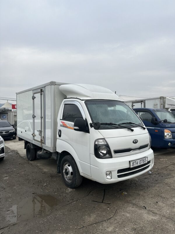 2018 KIA BONGO III 1.2 TON ICE BOX - Image 10