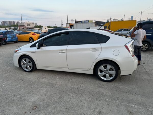 2011 TOYOTA PRIUS WHITE 3 - Image 9