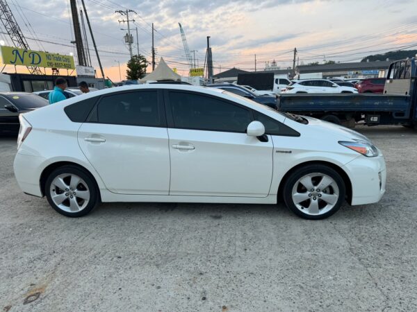 2011 TOYOTA PRIUS WHITE 3 - Image 11