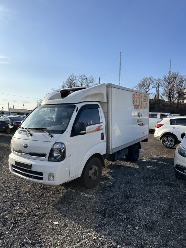 2017 KIA BONGO III 1.2 TON ICE BOX - Image 2