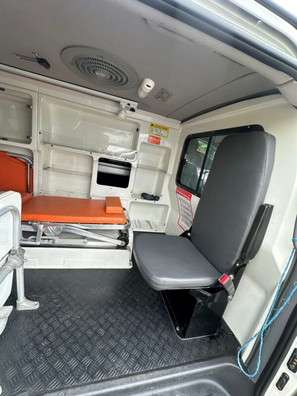 2014 HYUNDAI GRAND STAREX AMBULANCE - Image 8