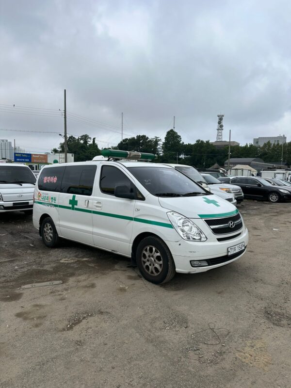 2014 HYUNDAI GRAND STAREX AMBULANCE - Image 3