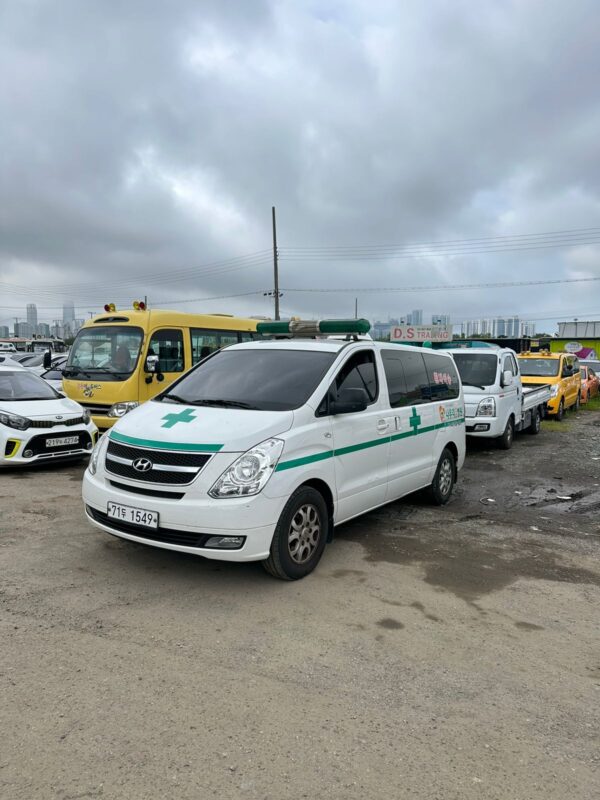 2014 HYUNDAI GRAND STAREX AMBULANCE - Image 2