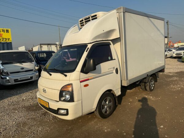 2012 HYUNDAI PORTER II 1 TON ICE BOX - Image 3