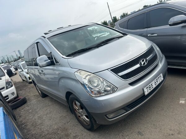 2010 HYUNDAI GRAND STAREX SILVER HVX 2 - Image 12