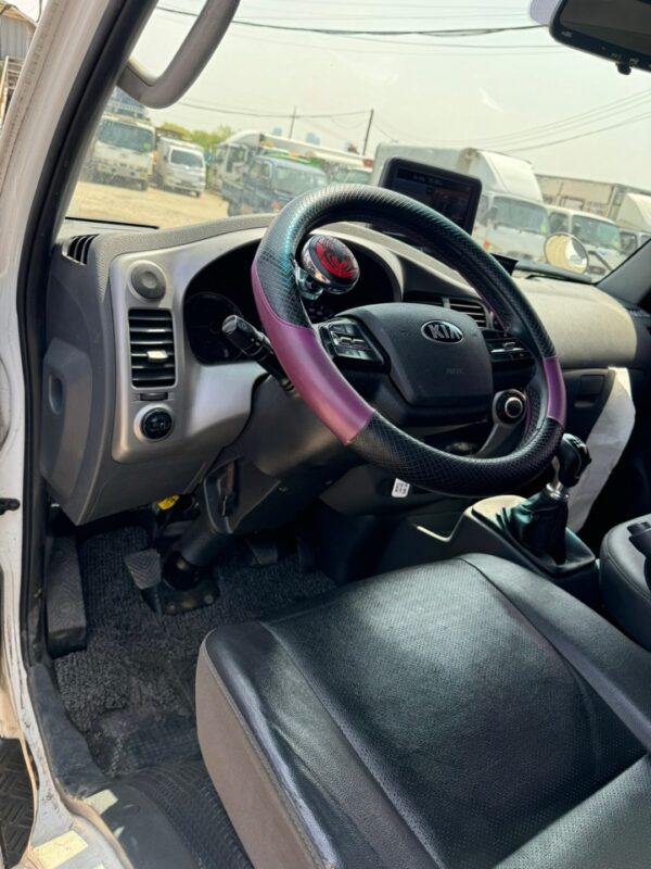 2020 KIA BONGO III 1.2 TON ICE BOX - Image 8