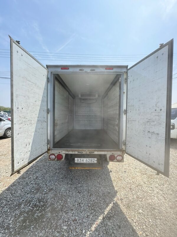 2020 KIA BONGO III 1.2 TON ICE BOX - Image 13