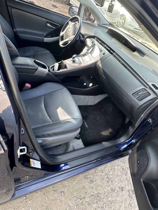 Toyota Prius  2012 BLUE     (51) - Image 12