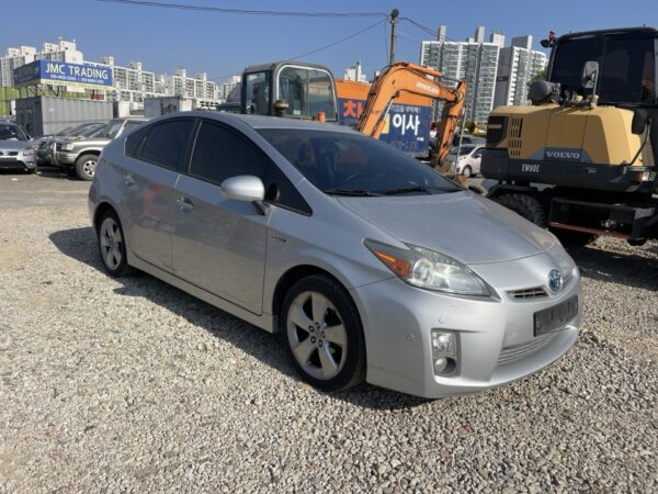 Toyota Prius  2011 Silver      (52) - Image 2