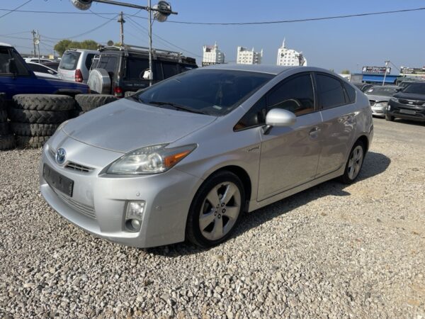 Toyota Prius  2011 Silver      (52) - Image 3