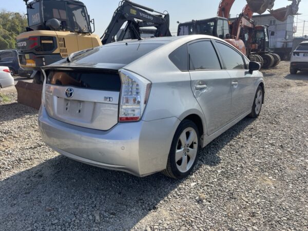 Toyota Prius  2011 Silver      (52) - Image 5