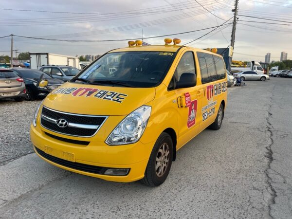 Hyundai GRAND STAREX 2011 yellow   (53)
