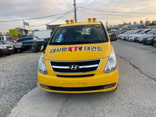 Hyundai GRAND STAREX 2011 yellow   (53) - Image 2