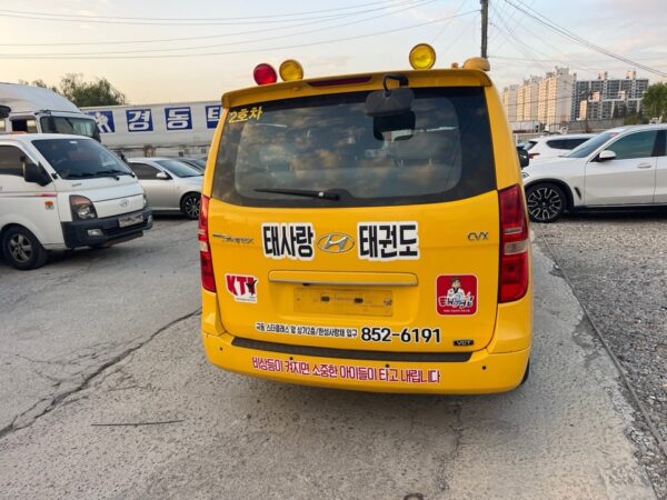 Hyundai GRAND STAREX 2011 yellow   (53) - Image 3