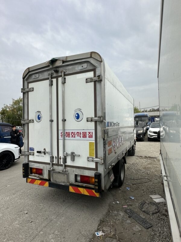 2008 Hyundai mighty wing body 2 ton     (55) - Image 6