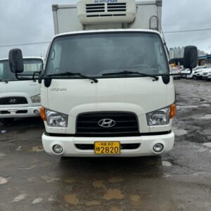 2010 Hyundai mighty ice Box white 3.5t      (54)