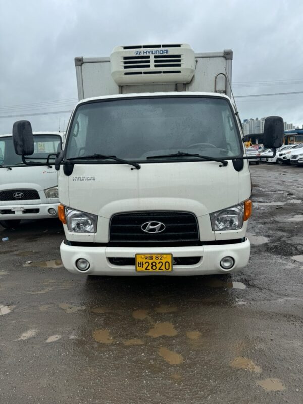 2010 Hyundai mighty ice Box white 3.5t      (54)