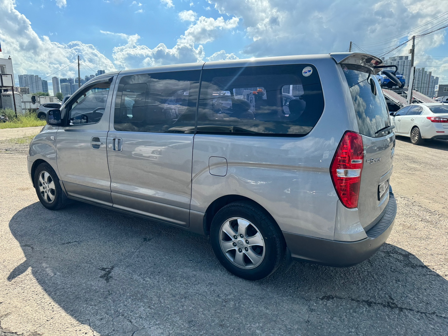 Hyundai GRAND STAREX 2011 - Image 12