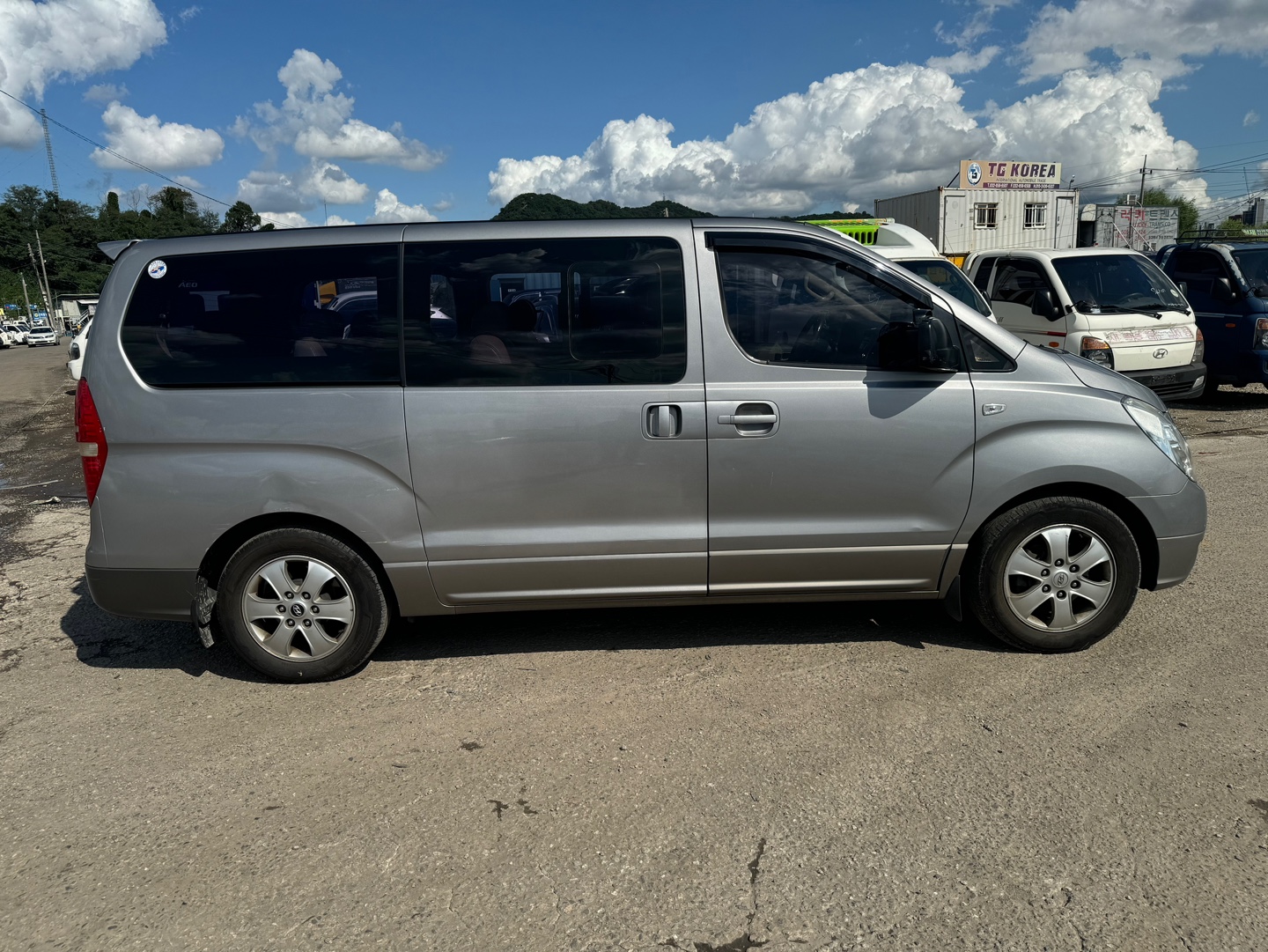 Hyundai GRAND STAREX 2011 - Image 14