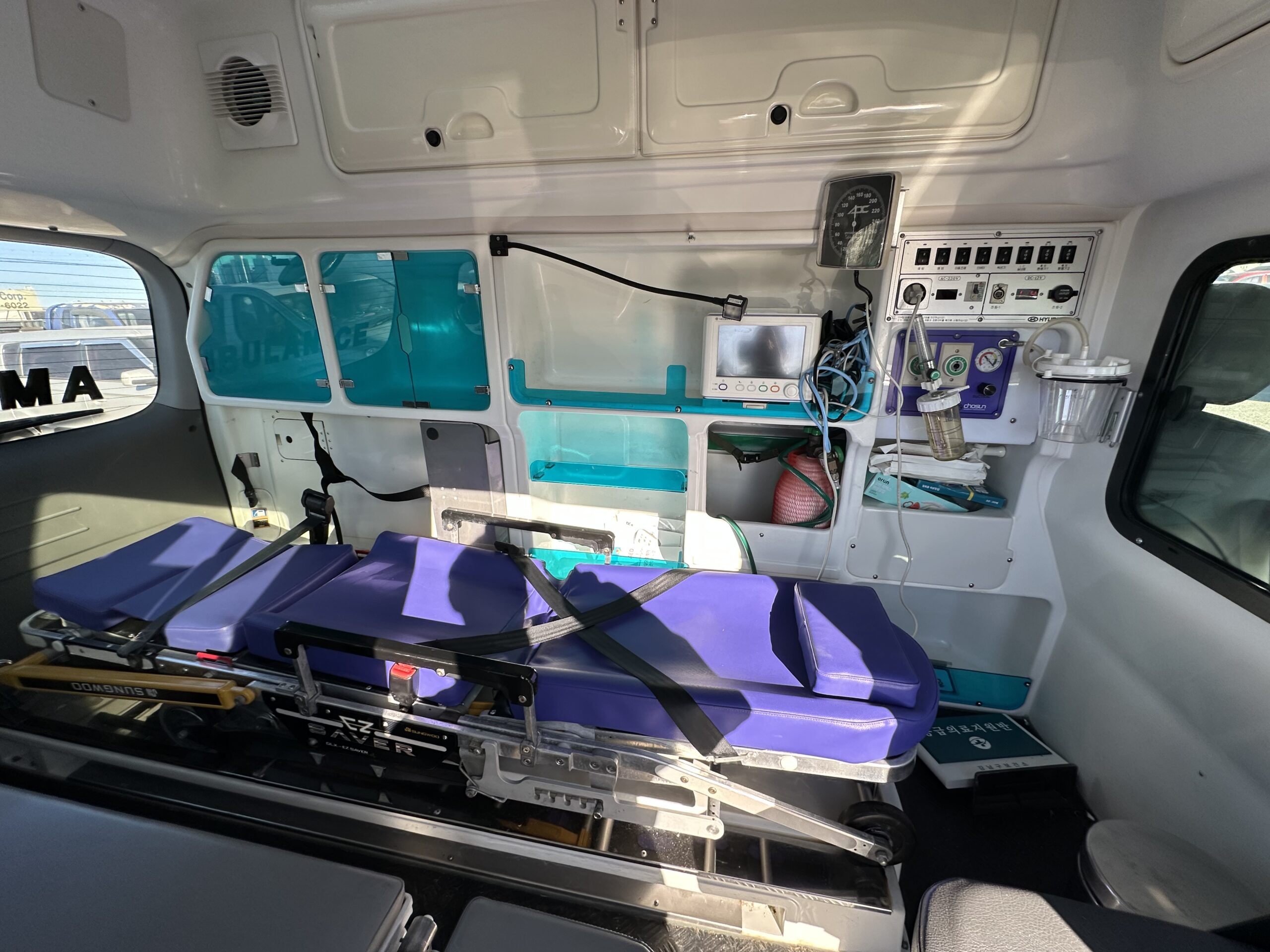 Hyundai GRAND STAREX AMBULANCE 2016 - Image 8