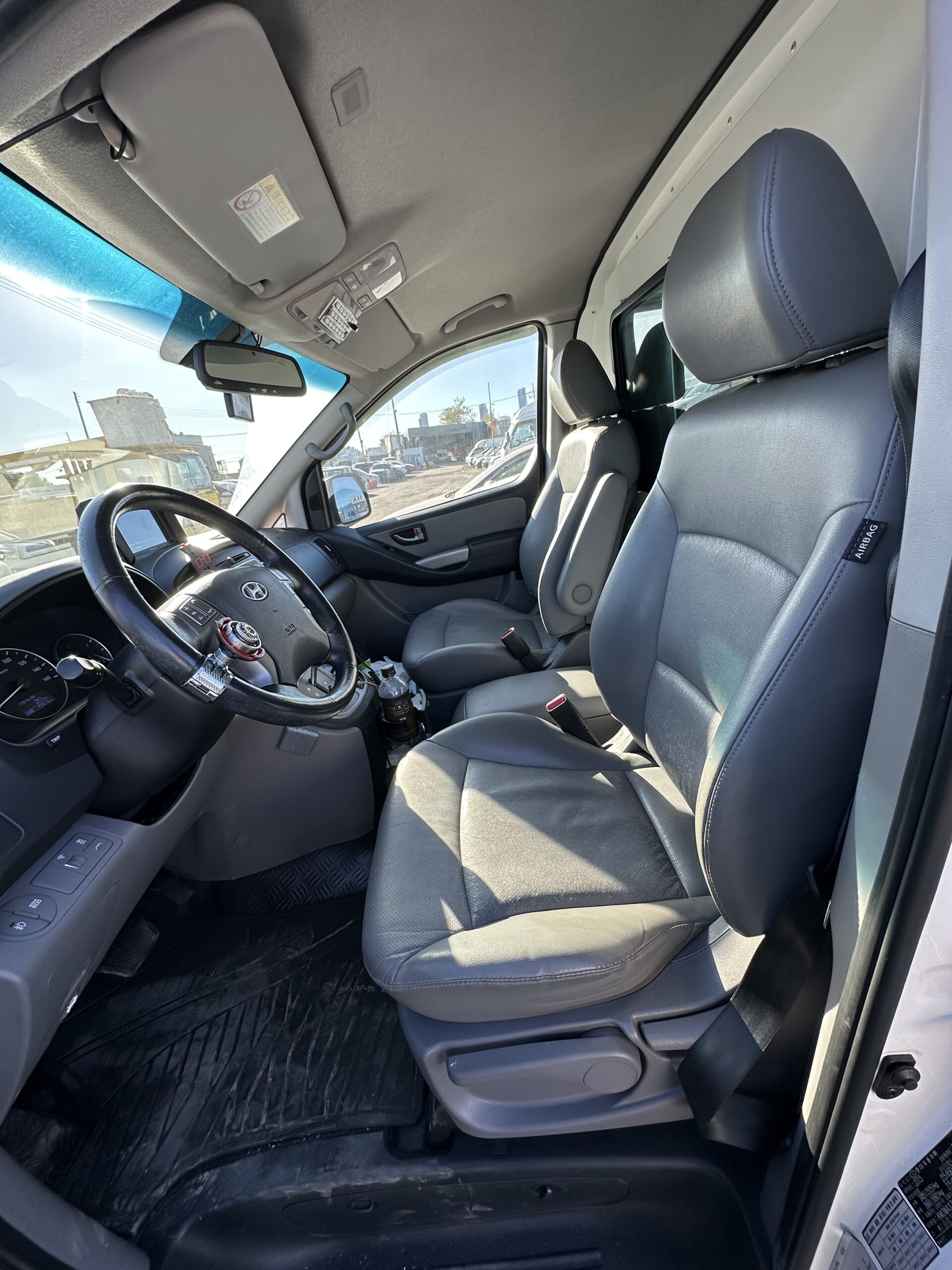 Hyundai GRAND STAREX AMBULANCE 2016 - Image 13